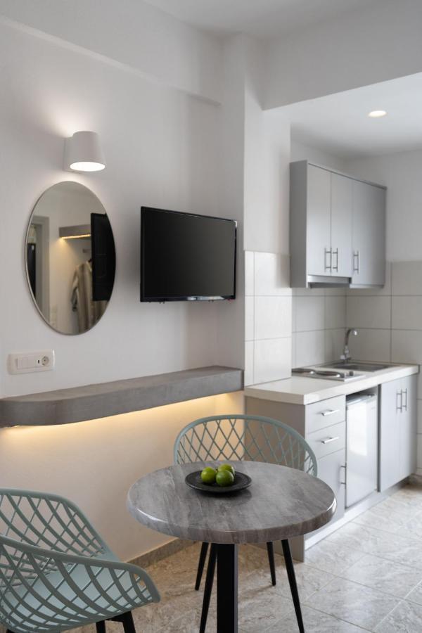 White Lily Suites & Lofts - Adults Only 16 Plus Perivolos  Exterior foto