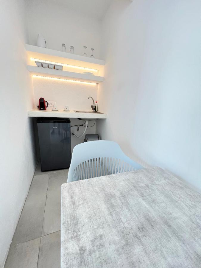 White Lily Suites & Lofts - Adults Only 16 Plus Perivolos  Exterior foto