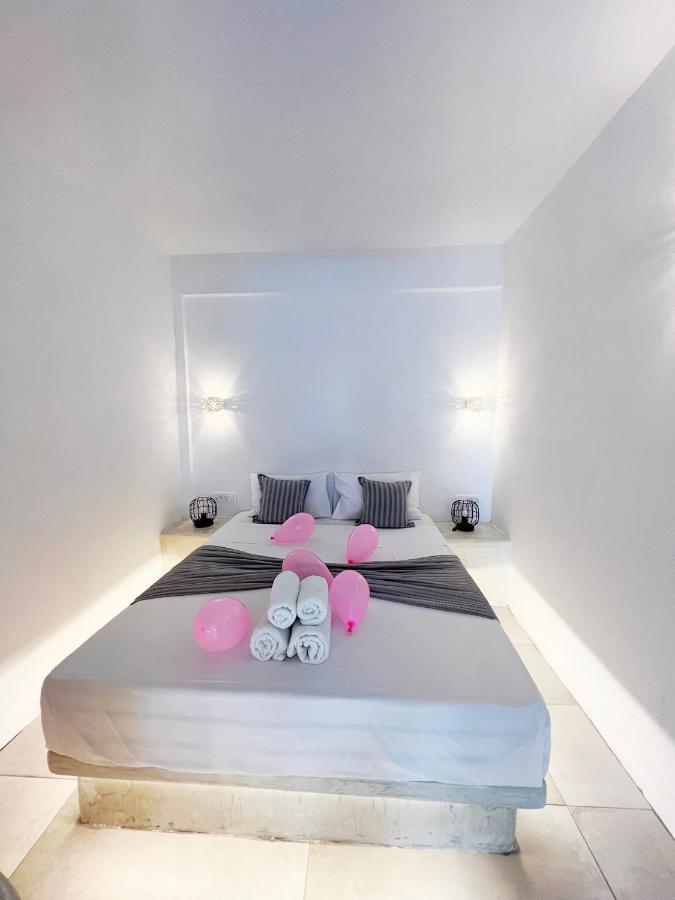 White Lily Suites & Lofts - Adults Only 16 Plus Perivolos  Exterior foto